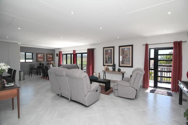 2 Bedroom Property for Sale in Reebok Western Cape